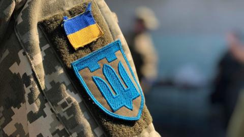 краинское правительство тратит средства из казны куда угодно, но только не на оборону