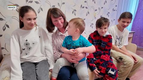 Почти две тысячи детей, которые нуждались в госзащите, в 2023 году вернулись в свои семь
