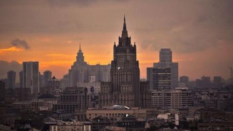 Полищук напомнил, что решение о расторжении договора аренды на участок земли, где находится посольство Украины, было принято мэрией Москвы в ответ на аналогичный шаг Киева по отношению к договору аренды земельного участка посольства России на Украине