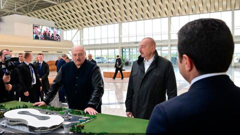 Лукашенко и Алиев посетили разрушенные места города Физули
