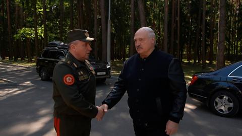 Лукашенко посещает Центральный командный пункт ВВС и войск ПВО