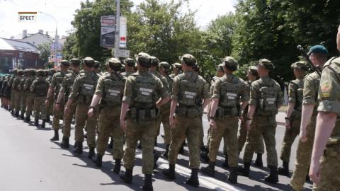 Их служба и опасна и трудна. Но без нее невозможно говорить о сохранении суверенитета страны. 28 мая в Беларуси отмечают День пограничника