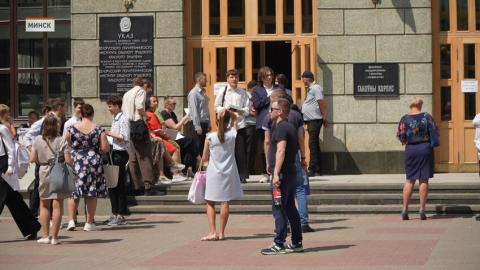 Выпускники 11-х классов 30 мая сдали второй централизованный экзамен