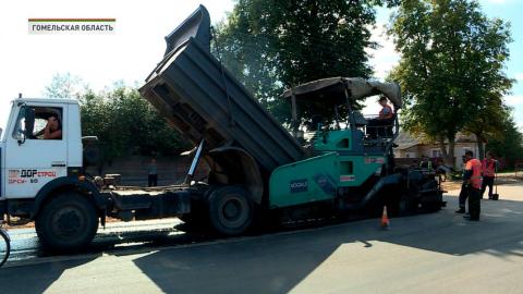 С начала года на дорогах общего пользования устранено почти 500 000 квадратных метров ямочности