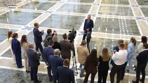 Товарооборот на 2 миллиарда по Северному направлению России. Такие амбициозные планы на дальнейшее сотрудничество Беларуси с Ленинградской областью обсудили 24 июня во Дворце Независимости
