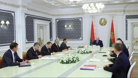 Должен быть результат: Александр Лукашенко потребовал усилить работу по реализации зарубежных договоренностей. 29 июля Президент провел совещание по международным вопросам