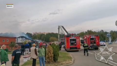 В Минском зоопарке загорелось здание конюшни