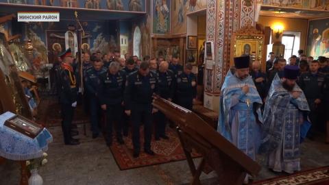 Православная церковь передала духовное знамя авиации МЧС