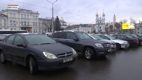 До первого декабря всем автолюбителям необходимо заменить шины на зимние