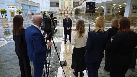 Наблюдали смело и открыто: Александр Лукашенко поблагодарил Сергея Лебедева и его коллег за работу на президентских выборах