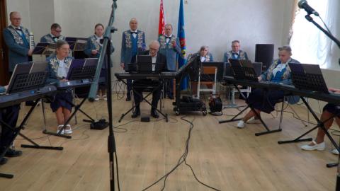 Играют не по нотам. Участники ансамбля пансионата «Гармония» научились воспроизводить музыку по цвету