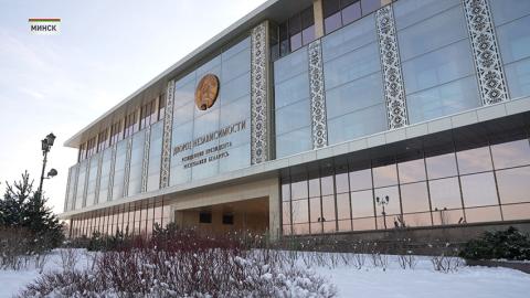 Лукашенко поздравил личный состав роты почётного караула с 30-летием