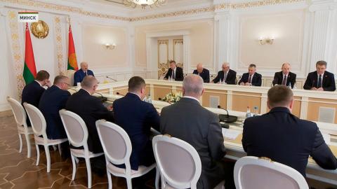Лукашенко: в промышленности захораниваются миллионы тонн ценного сырья, но мало занимающихся этой проблемой