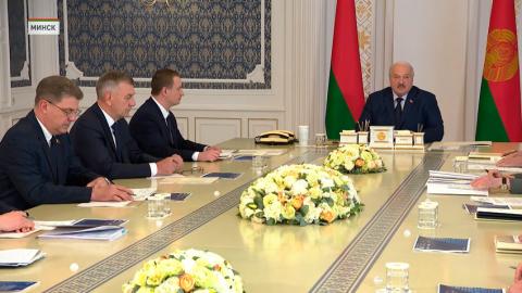Александр Лукашенко потребовал реализовать приоритеты председательства Беларуси в ЕАЭС