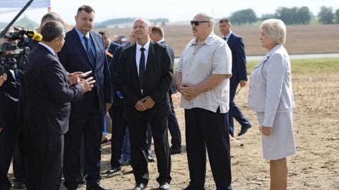 Президент снова посетил Смолевичский район