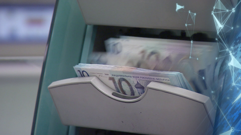 В минувшем месяце белорусы продали больше валюты, чем купили