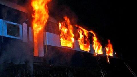 На окраине Вильнюса загорелись вагоны с газом