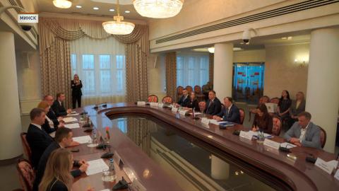 Минск и Екатеринбург подписали дорожную карту о сотрудничестве