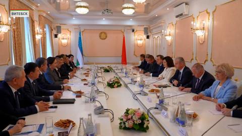 Начался визит в Беларусь парламентской делегации Узбекистана