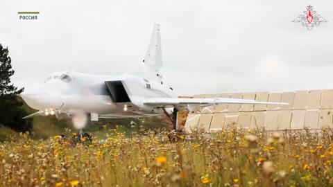 «Запад-2025». Министр обороны Беларуси наблюдает за действиями союзных войск на российском полигоне