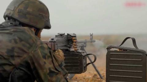 Польша перебрасывает военную технику к границе с Беларусью