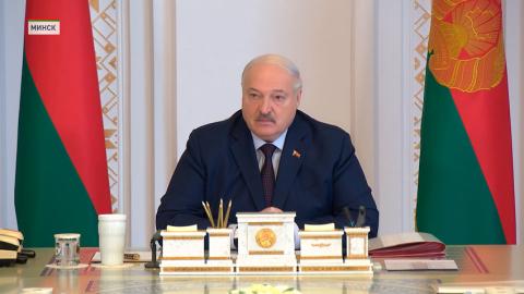 Лукашенко об акцентах в работе местной вертикали: Работать, нести ответственность и не отпихиваться от людей!