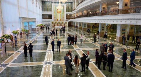 Сотрудники МАРТ посетили Дворец Независимости с экскурсией