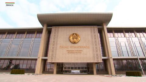 Лукашенко поздравил Белорусское радио со столетием