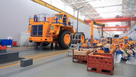 На БЕЛАЗе открыли обновлённый цех по сборке и испытанию автомобилей и тягачей