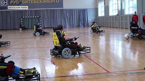В Витебске представили первую в Беларуси команду по футболу на электроколясках