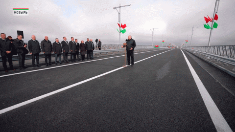 «Умрите, но людям зарплату заплатите!» – Президент предупредил начальников