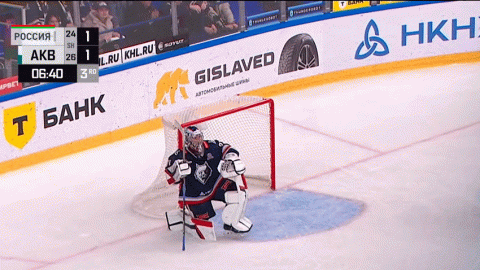 Белорусский легионер казанского «Ак Барса» Владимир Алистров набирает очки в третьем матче подряд