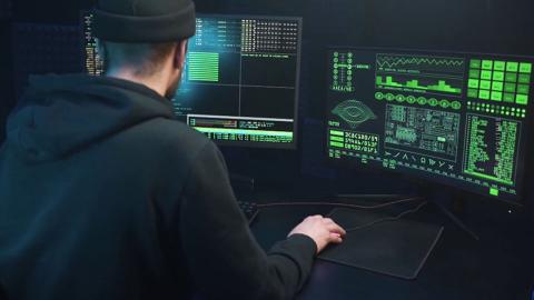 Школьник в Минске вынес из дома 26 тысяч долларов, следуя указаниям телефонных аферистов