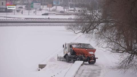 На расчистке дорог от снега задействованы более 3,3 тыс. работников ЖКХ