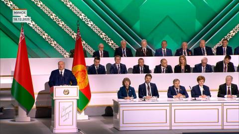 «Надо возвращать образ женщины-матери на пьедестал!» – Лукашенко