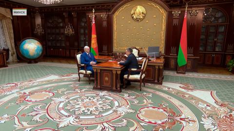 Лукашенко заслушал доклады о ситуации в Минске и сельском хозяйстве