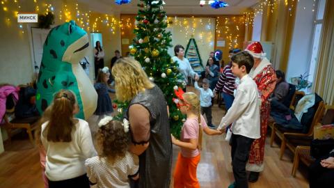 «Наши дети» – представители МВД поздравили с праздниками воспитанников детского дома семейного типа