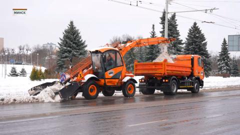 За выходные с минских улиц вывезено 55 тысяч кубометров снега