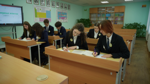 Обеспечить абитуриентам равные возможности при поступлении в учреждения высшего и среднего специального образования при справедливом конкурсном отборе