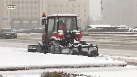 Рабочие сферы ЖКХ продолжают устранять последствия снегопадов