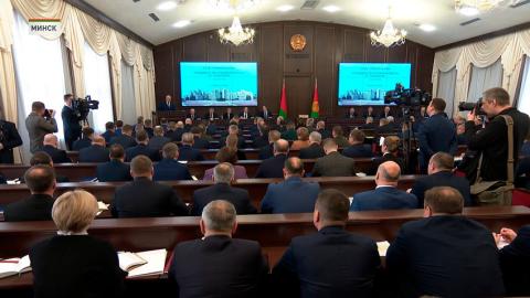 Лукашенко призвал более активно работать на внутреннем рынке