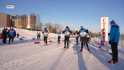 21 февраля возможностью встать на лыжи воспользовались работники Мингорисполкома, администраций районов столицы, средств массовой информации, а также депутаты