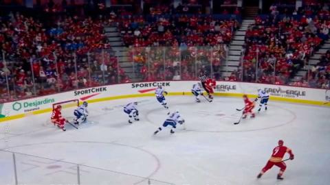 Егор Шарангович помог «Калгари» обыграть «Тампу» в НХЛ