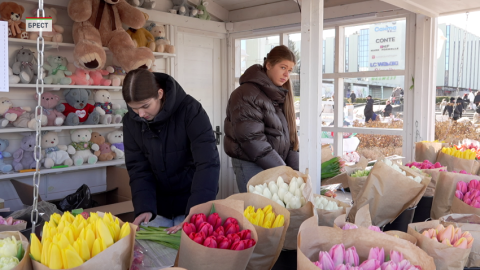 Узнали, как в Минске идет торговля цветами к 8 Марта 