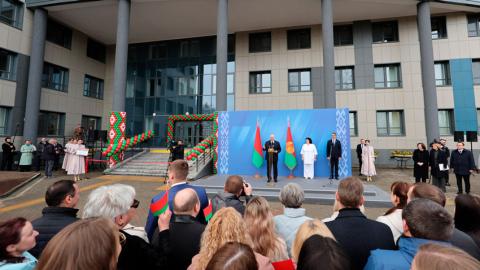 Александр Лукашенко открыл в Минске поликлинику будущего