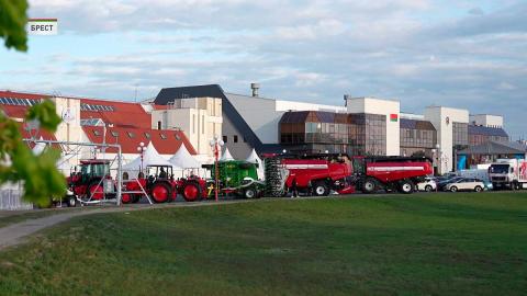 Иностранные делегации форума деловых контактов ознакомились с продукцией предприятий Брестчины