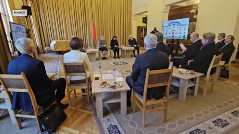 Президиум Совета Республики под руководством Натальи Кочановой провел встречу с членами Белорусского общества дружбы и культурной связи с зарубежными странами