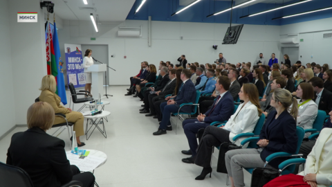 Кочанова провела встречу с молодыми медработниками