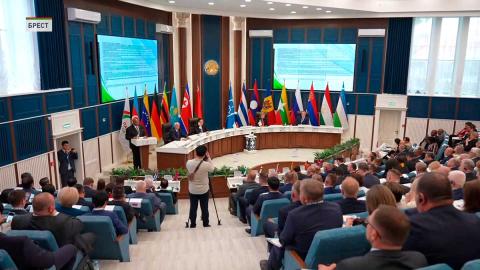 Продвигать политику мира и равноправия – итоги первого дня II Международной межпартийной конференции