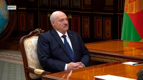 Лукашенко принял с докладом министра обороны Хренина